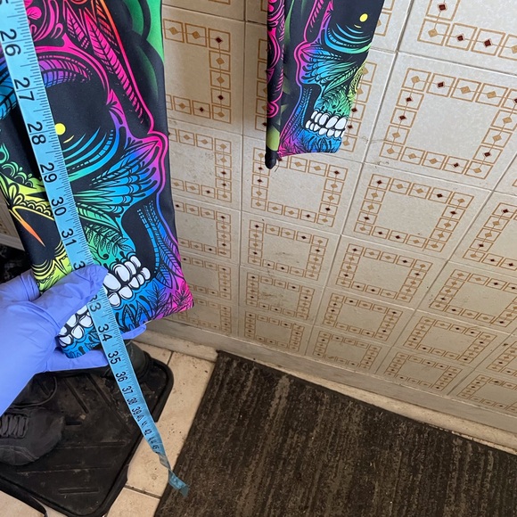 GearBunch athletic leggings, Skulls, Mandala, sz Small, 34 ins. long, 2 pairs. - Picture 11 of 12